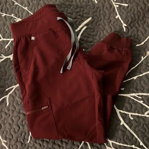 Women’s Scrub Pants - Zamora Maroon Medium Petite Joggers